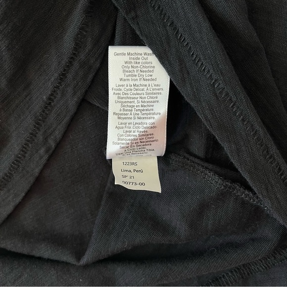 Nation LTD Black tee Gold Shoulder Button Long Sleeve Pima Cotton Top Size Small - Picture 7 of 10